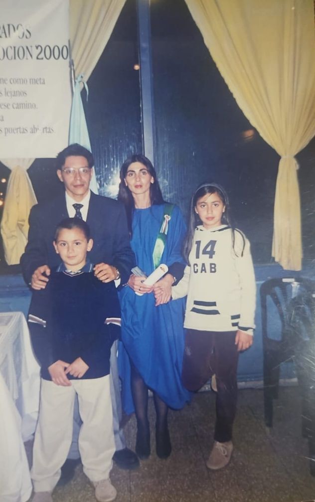Con su esposa Pilar, que es psiquiatra, y los chicos, Noelia y Ramiro. (Gentileza)