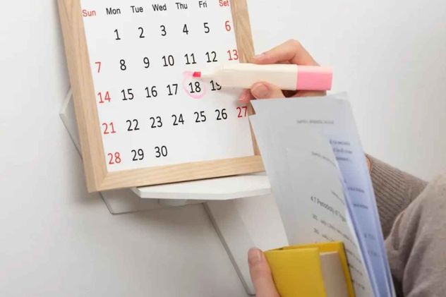 Calendario de días feriados y no laborales de 2026. 