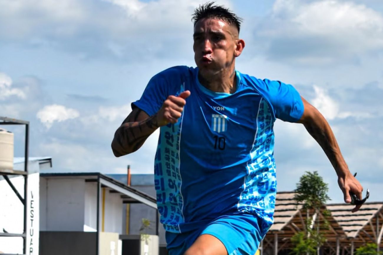 Centurión busca ganarse un lugar dentro de los 11 en Racing.