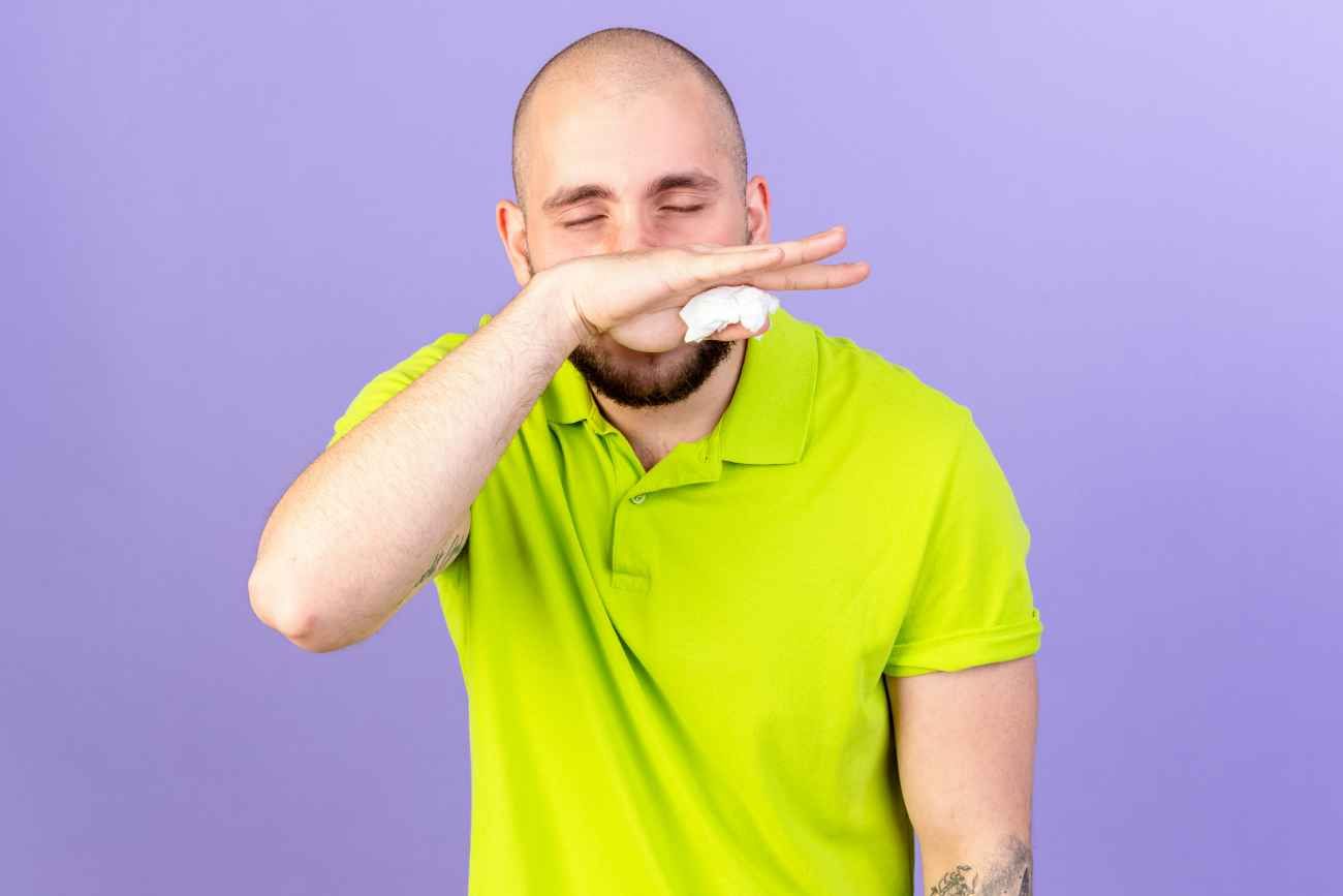 Un problema común para aquellas personas a las que les gusta cocinar con ajo o con cebolla es el mal olor que deja en el aliento.