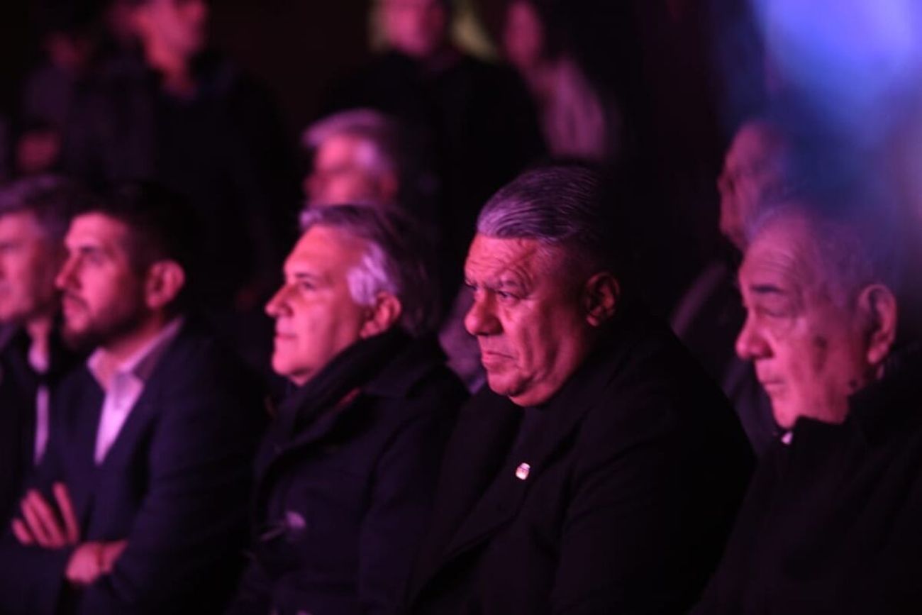 Emeterio Farías junto a Claudio Tapia, en la inauguración de Instituto.