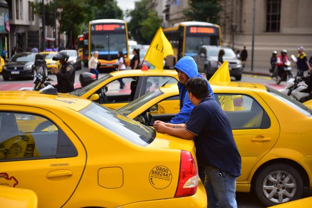 Taxistas protestan en las calles de Córdoba.