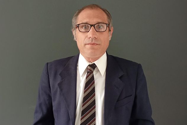 Ingeniero civil Daniel Azelart, MP 4881. 