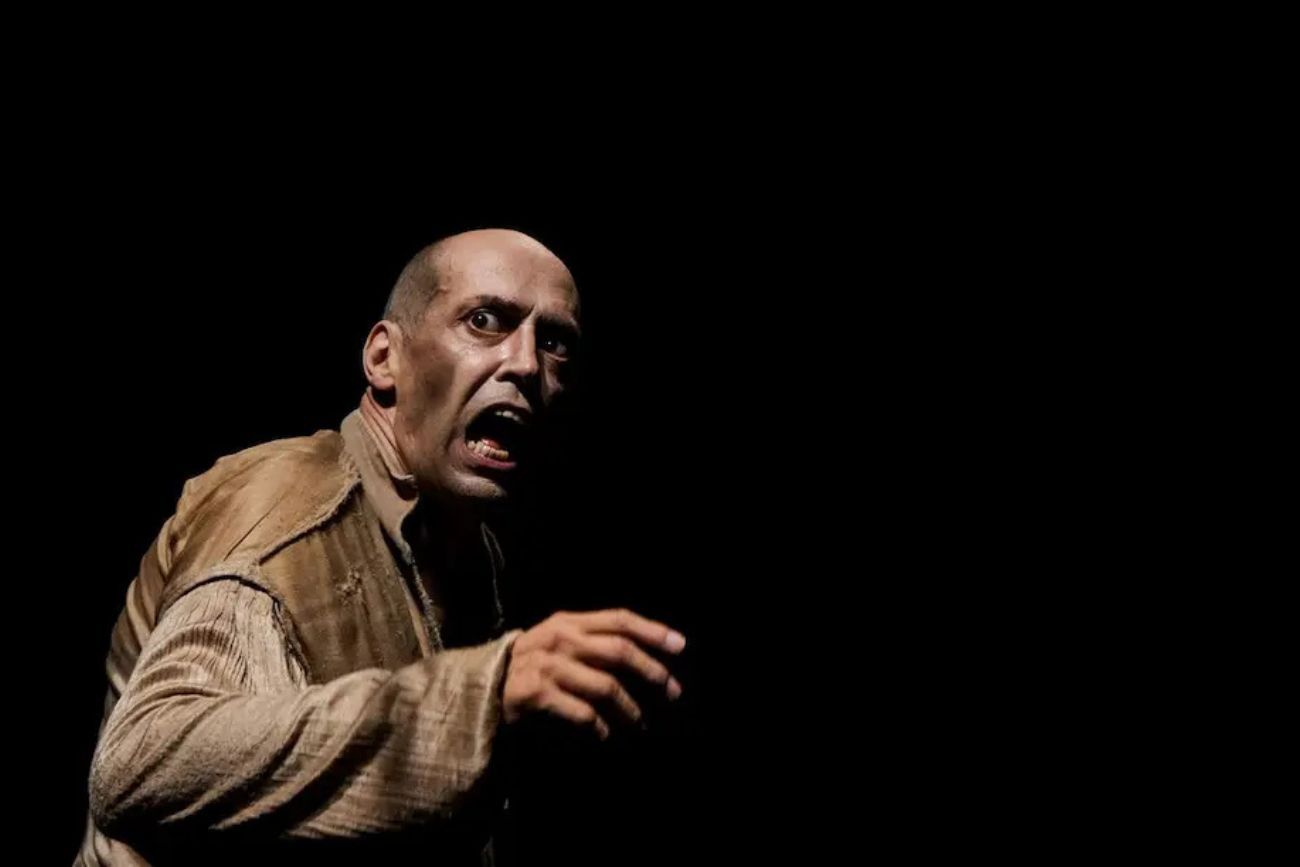 "Habitación Macbeth (Versión para un actor)", obra creada, protagonizada y dirigida por Pompeyo Audivert. 
