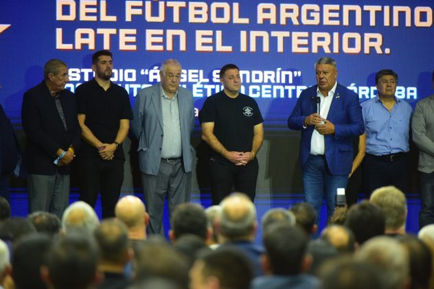 Claudio Tapia en el Congreso del Consejo Federal de AFA en Córdoba.