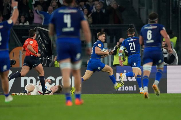 La selección de Italia de rugby, que conduce el argentino Gonzalo Quesada, derrotó por primera vez en su historia a Inglaterra. 