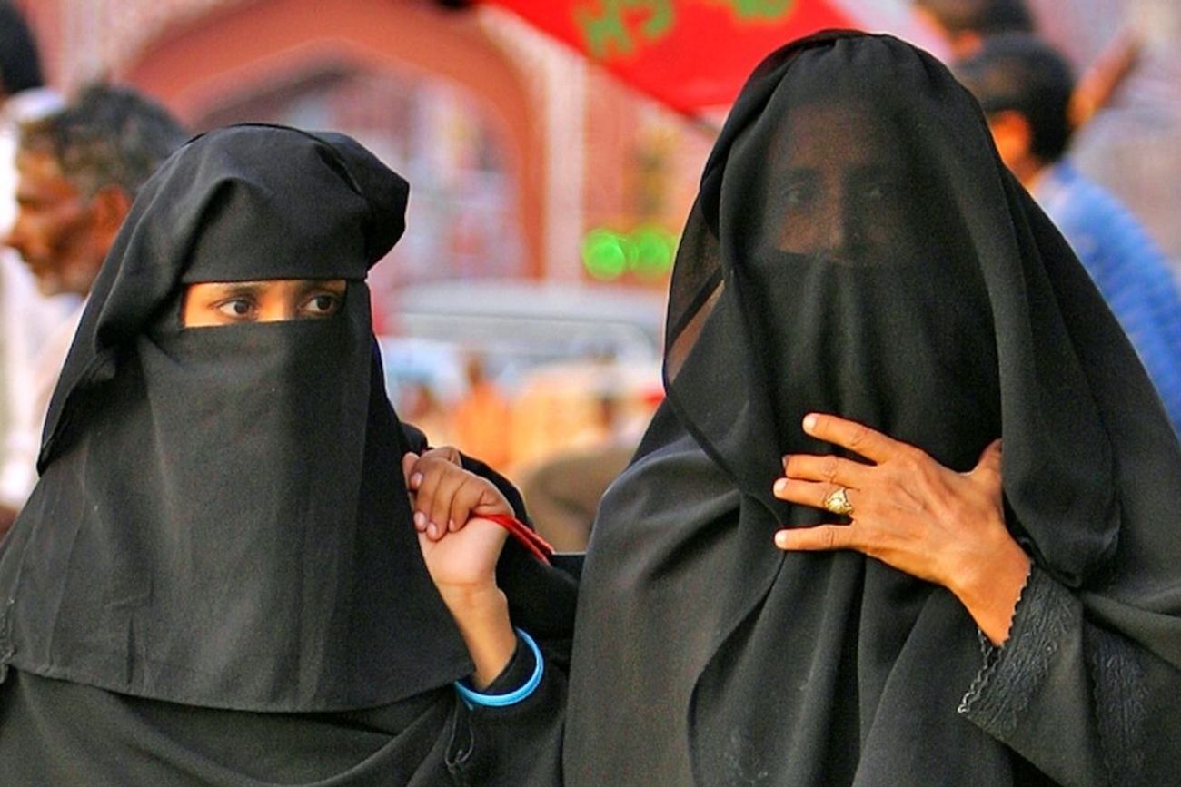 Irán: un ataque impactante destroza la sede de la policía moral en Teherán