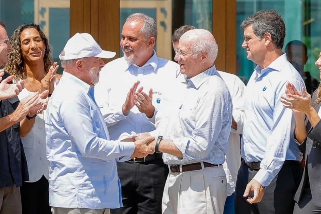 En medio de la tensión de los industriales con el Gobierno, Paolo Rocca inauguró una escuela en Brasil junto a Lula.