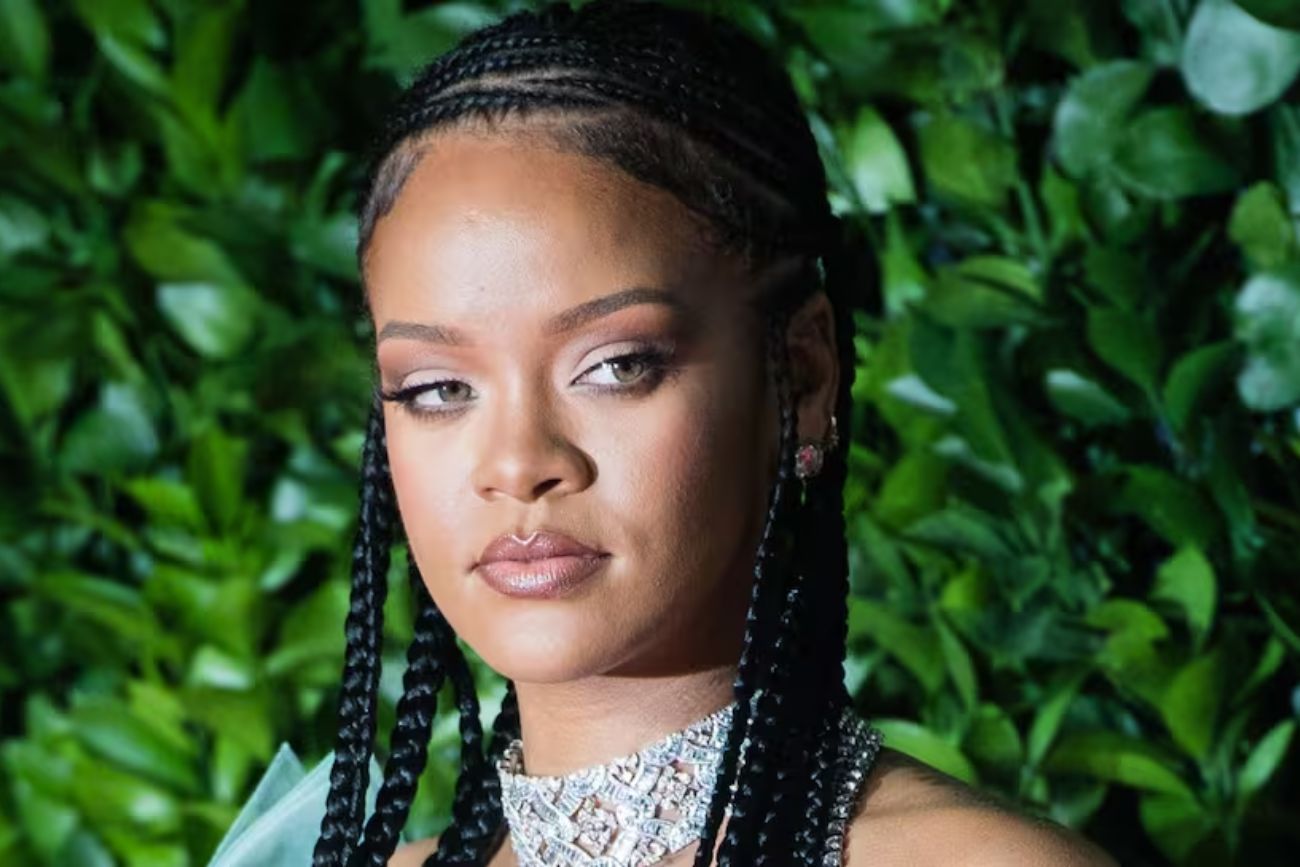 Detuvieron a una mujer por disparar contra la mansión de Rihanna en Beverly Hills