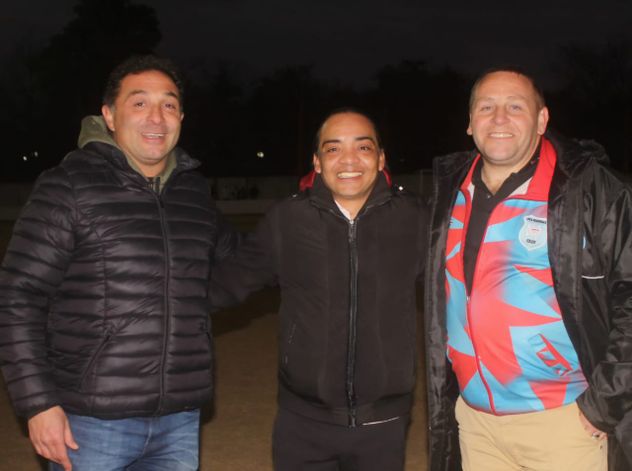 Sergio Fittipaldi y Daniel Mira. El presidente el DT de Argentino Peñarol que estaba en el Federal B cuando se disolvió. (Prensa Peñarol)