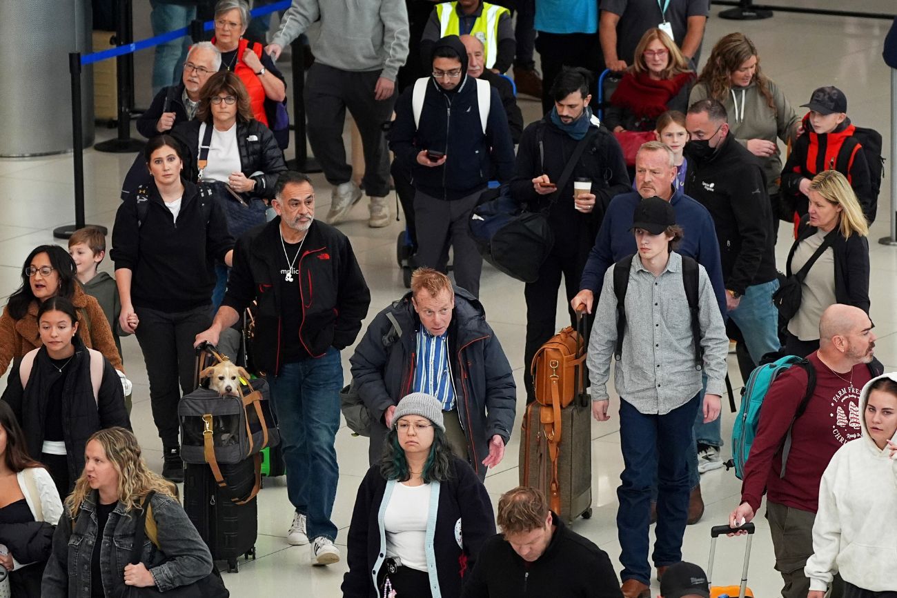 Evacuaron el aeropuerto de Kansas por una amenaza de seguridad: el FBI está investigando