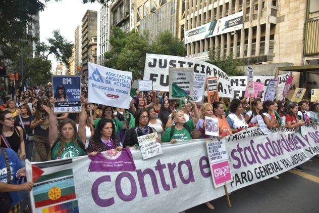 Marcha en Córdoba por el Día Internacional de la Mujer/8M en el 2025.