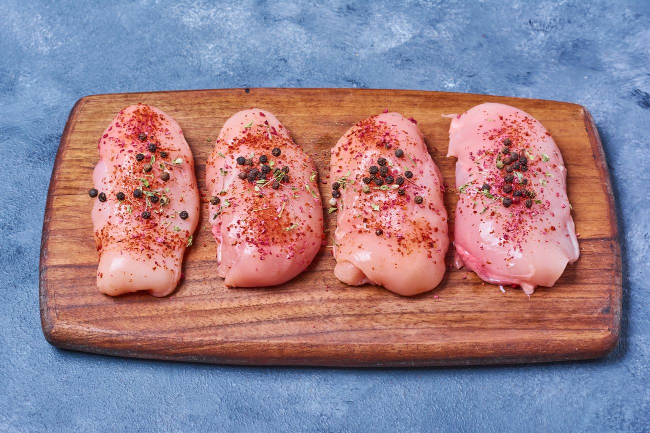 Tres ideas para resolver un almuerzo rápido y proteico con una suprema de pollo.