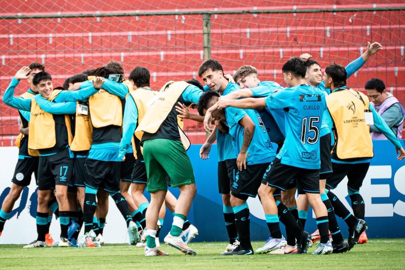 Belgrano en su partido ante Liga de Quito por la fecha 1 de la Libertadores Sub 20.