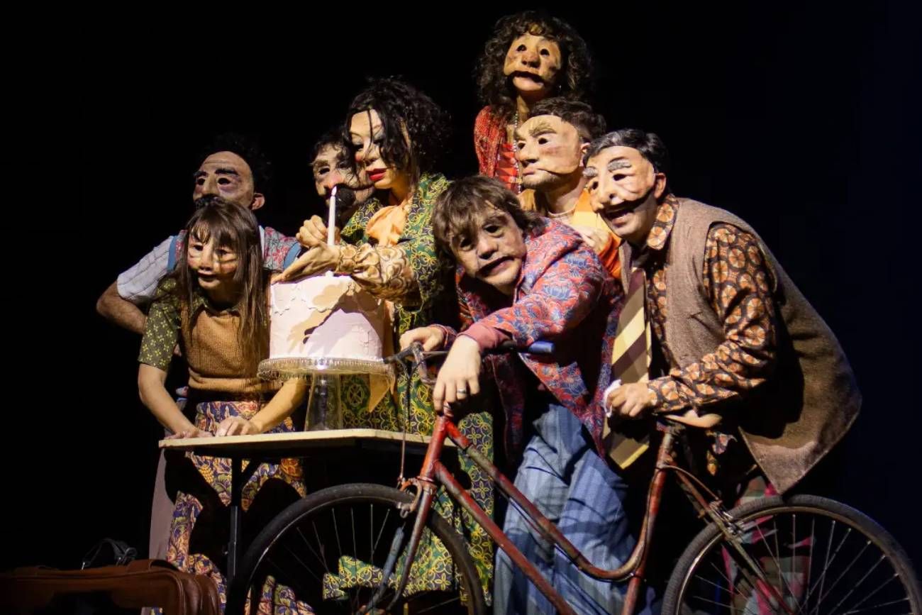 Un pasaje de "Ascochinga.La vida todavía", la obra que reestrena el Elenco Municipal de Danza Teatro. 