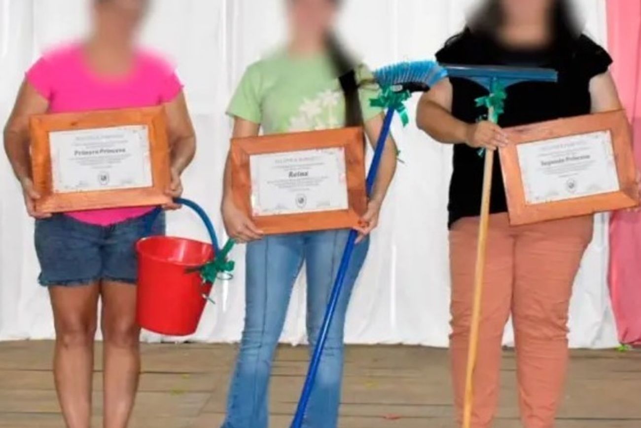 Un municipio de Misiones encendió la polémica al regalar escobas y baldes en la previa del Día de la Mujer. 