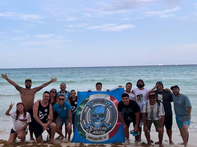 Piratas por el mundo, hinchas de Belgrano reunidos en un grupo de whatsapp.