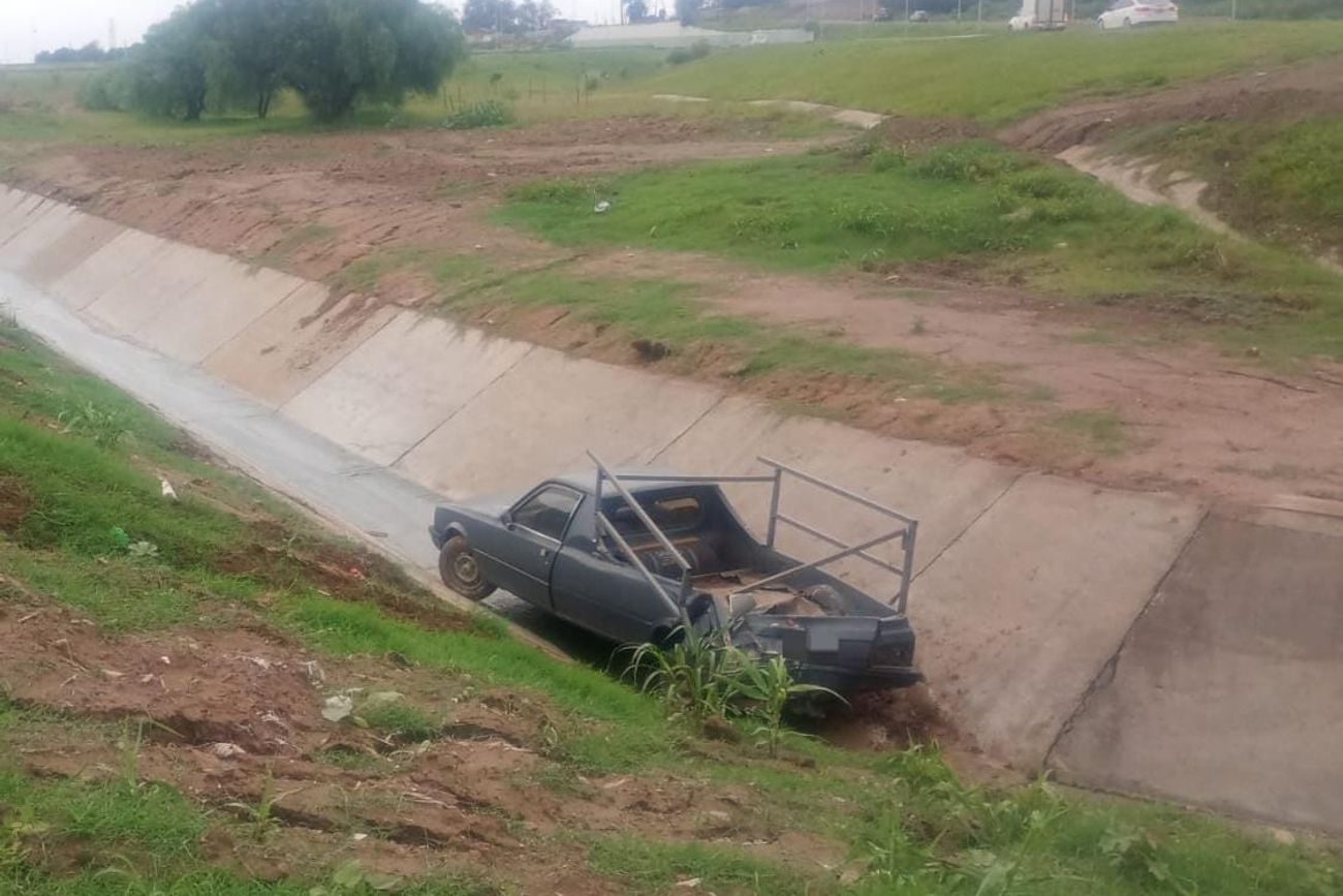 Un colectivo y una camioneta chocaron en la Circunvalación de Córdoba: hay un herido
