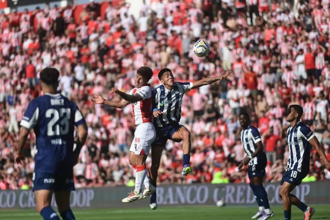 Instituto y Talleres se enfrentaron en el Monumental de Alta Córdoba por la última fecha de la Zona B del Torneo Clausura de la Liga Profesional. (José Gabriel Hernández y Javier Ferreyra / La Voz)