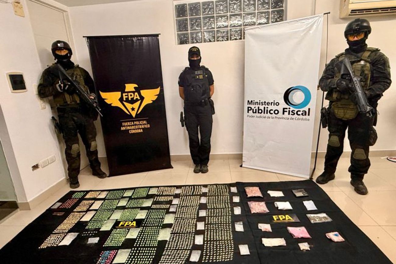 Golpe al narcomenudeo: Secuestran más de 173 millones de pesos en efectivo y drogas sintéticas en Córdoba. (Policía de Crdoba)