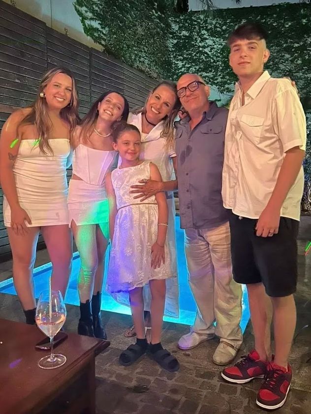 Así es la carrera musical de Santino, el hijo de Denise Dumas que dejó el perfil bajo.