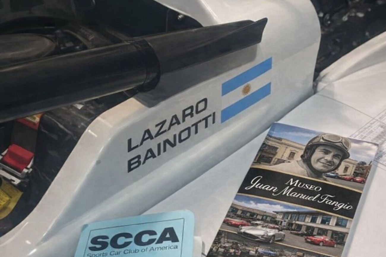 Lazaro Bainotti, será Embajador de la Fundación Juan Manuel Fangio de Balcarce y llevará la identificación en el auto y en el buzo de piloto.
