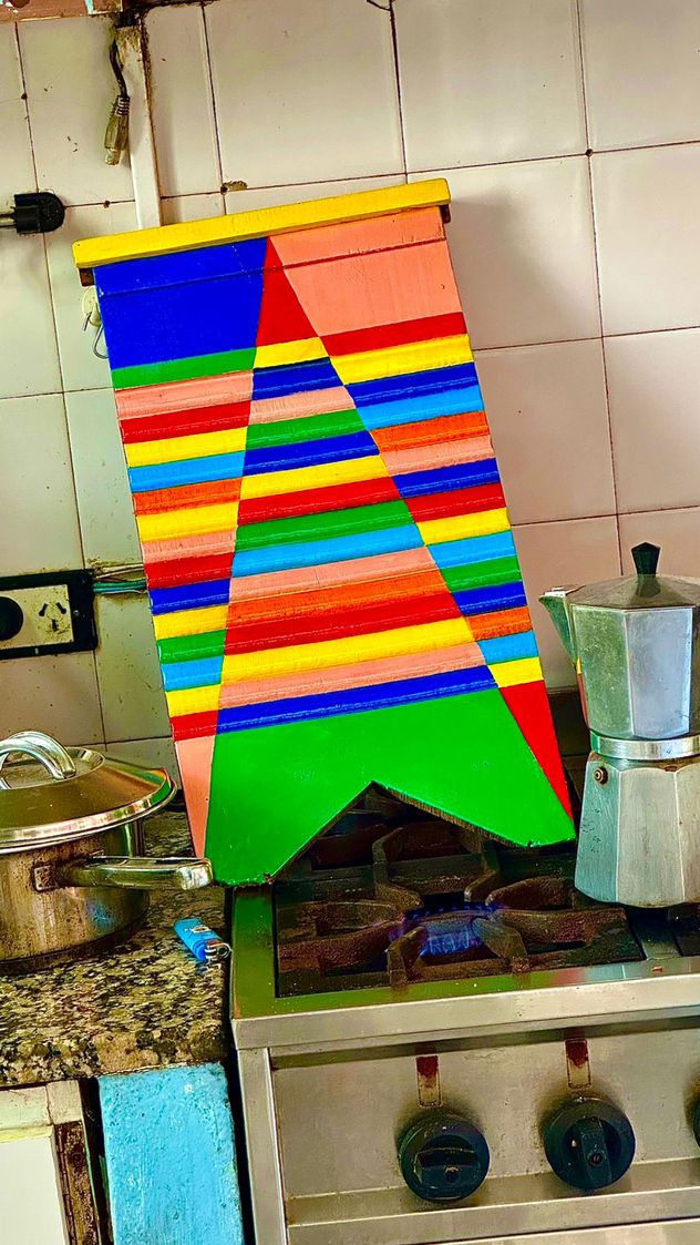 Tabla de lavar intervenida, obra de Marcos López. (Gentileza Marcos López)