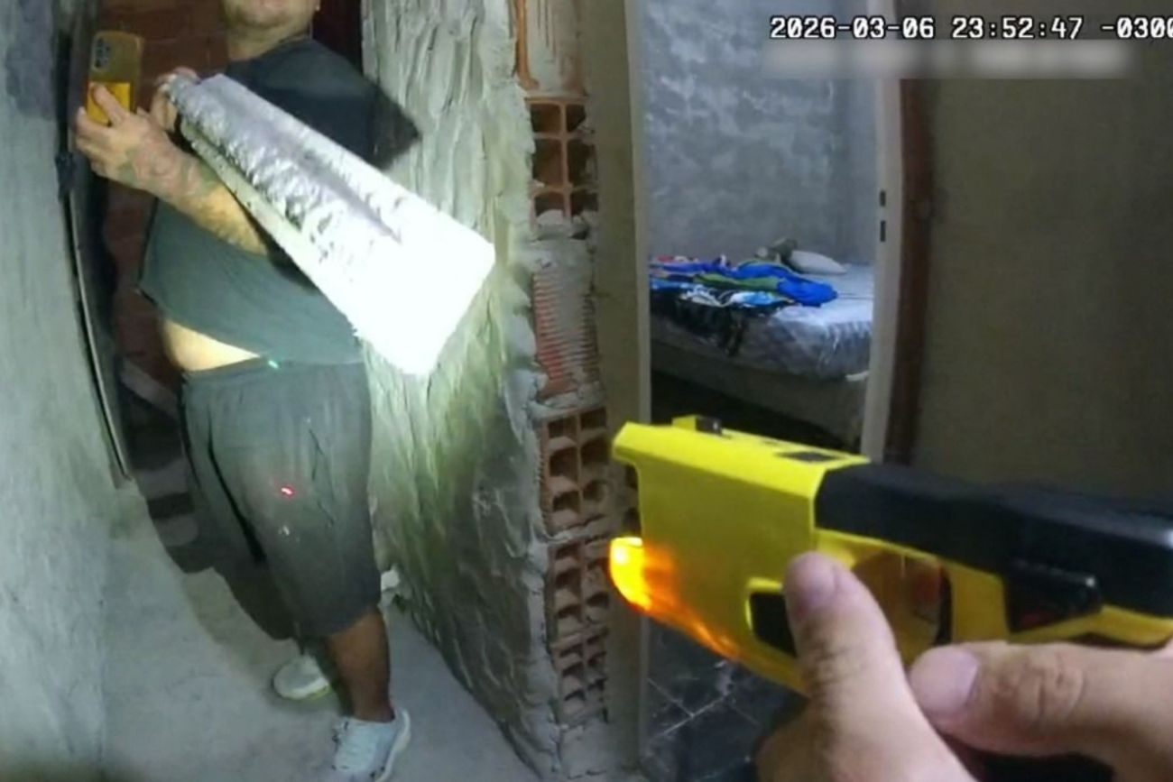 Redujeron con una pistola Taser a un hombre que amenazó a su pareja y enfrentó a la Policía en Rosario