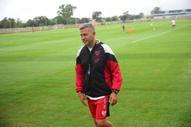 Diego Flores, entrenador de Instituto.