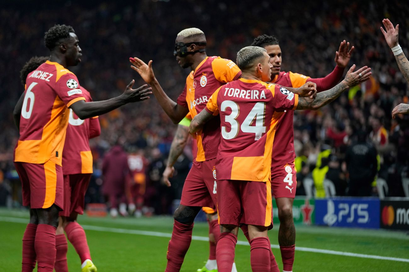 Galatasaray le gano 1-0 al Liverpool por la ida de los octavos de final de la Champions League.
