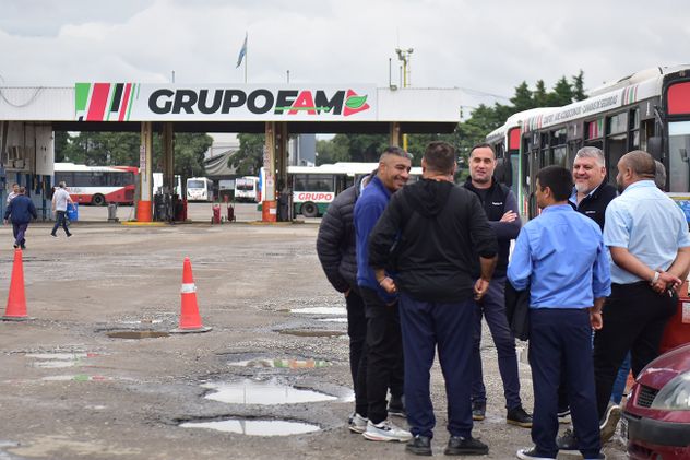 Conflicto transporte Urbano. Punta de Linea del Grupo Fam empresa de transporte de pasajeros.