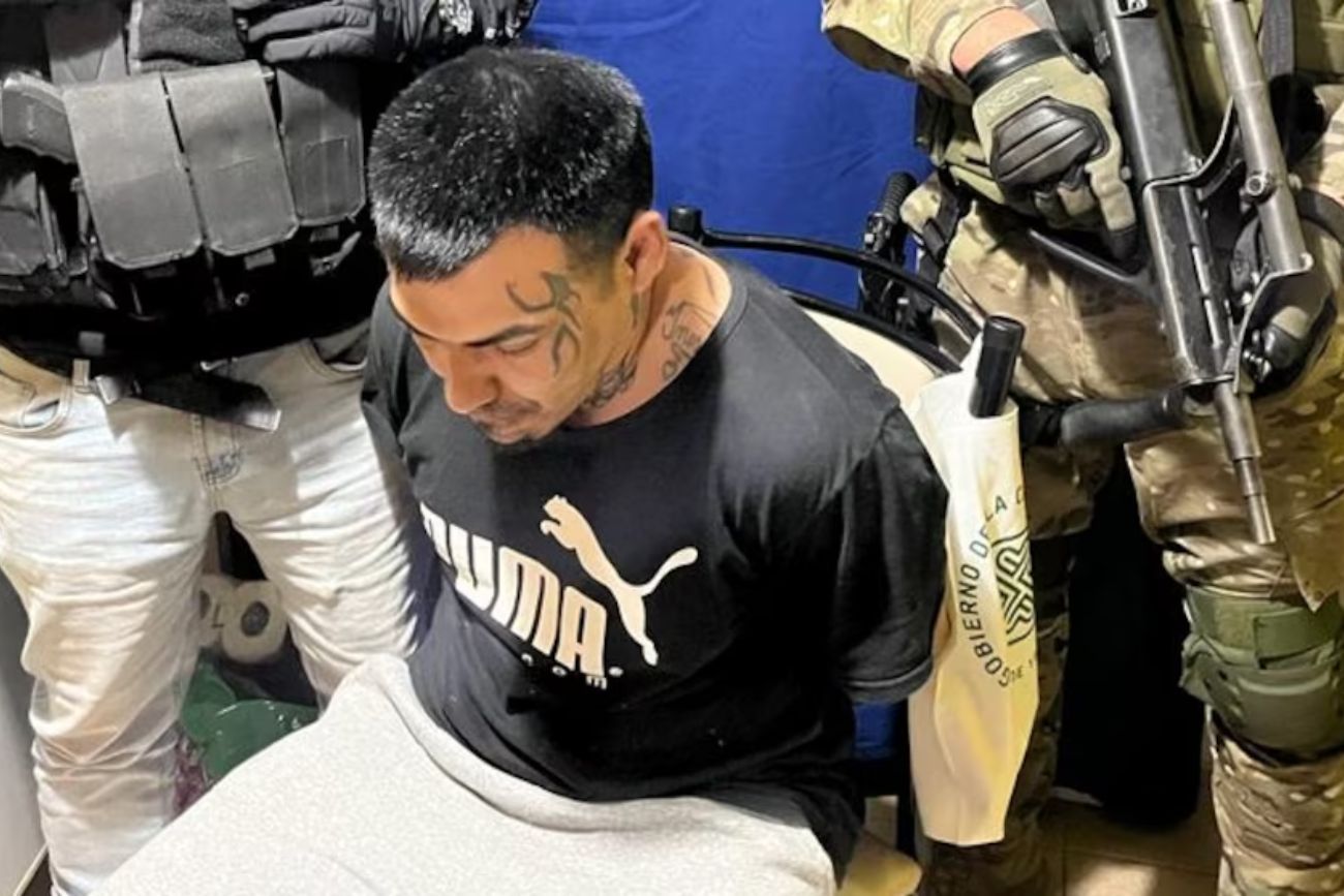 Cayó “Artur”, presunta mano derecha del narco “Morocho” Mansilla: secuestraron 18 pistolas y U$S 40 mil