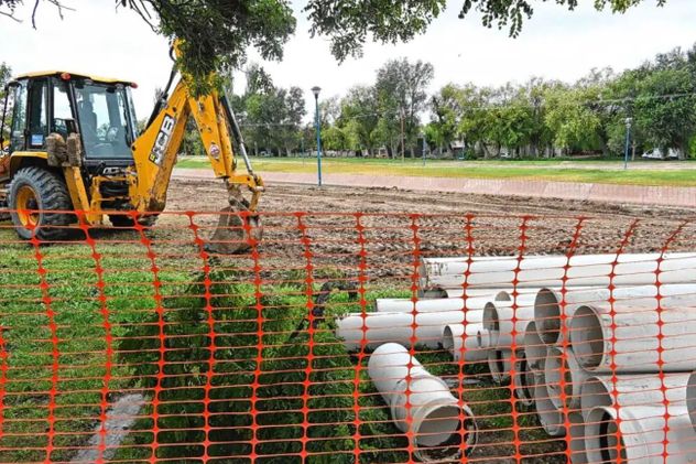 Río Negro: un trabajador murió y otro resultó herido tras el derrumbe de una obra cloacal. (Gentileza Diario Río Negro)