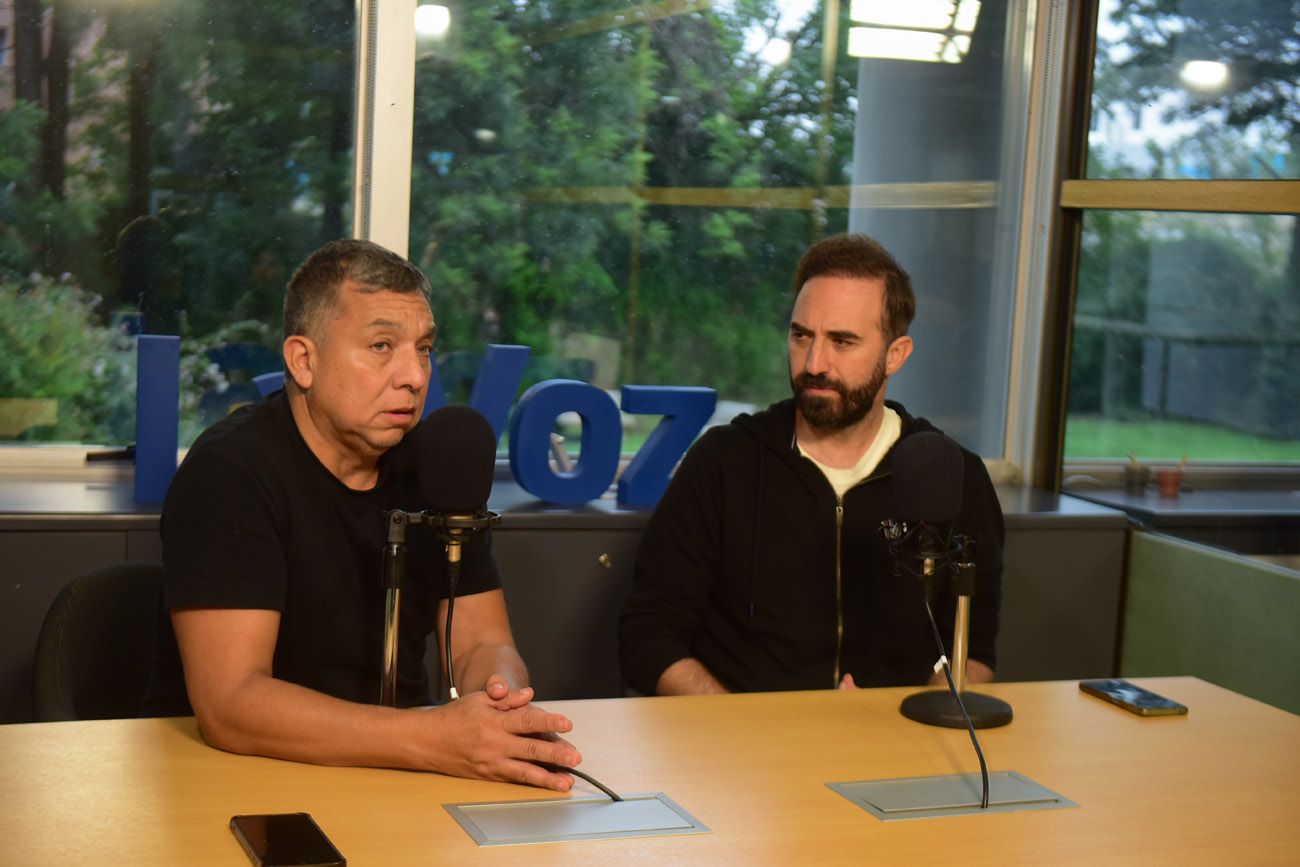 Podcast Mundo Gloria, conducido por los periodistas Agustín Caretó y Hugo García.  