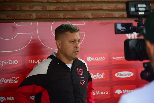 Diego Flores, entrenador de Instituto.