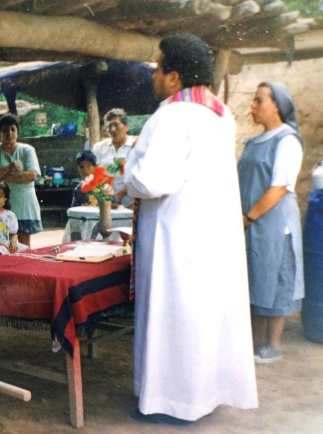 María Elena Módica en el Chaco Salteño, en misión en una comunidad wichi. (Gentileza)