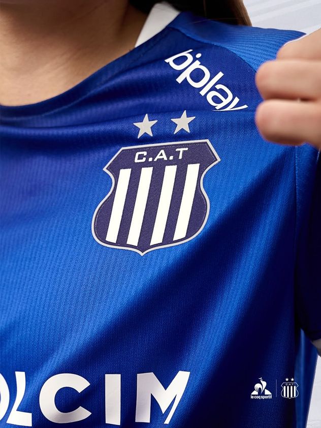 Las nuevas camisetas de Talleres.