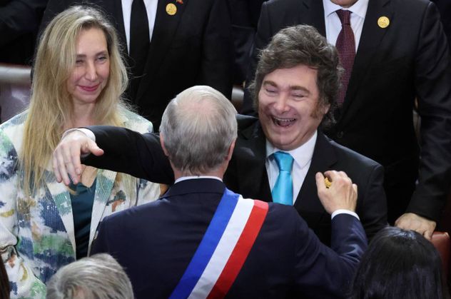 Kast asumió en Chile. MIlei estuvo presente en el acto.