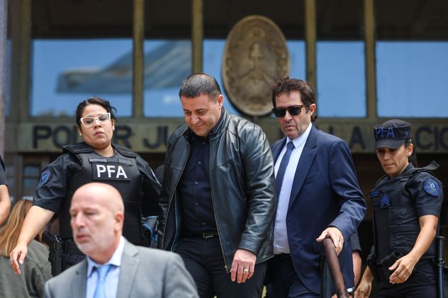 Pablo Toviggino sale de Tribunales CABA.