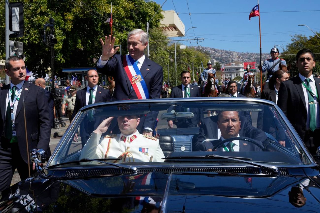 Kast asumió en Chile. MIlei estuvo presente en el acto.