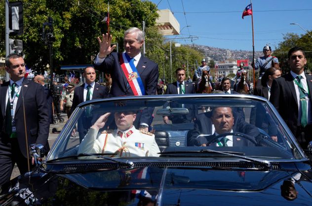Kast asumió en Chile. MIlei estuvo presente en el acto.