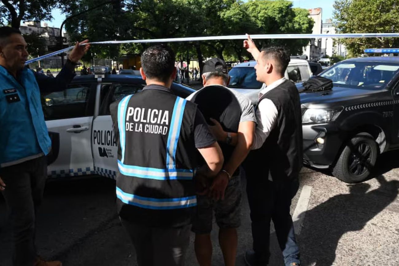 Chizitos con cocaína: un auto mal estacionado permitió descubrir 15 toneladas de alimentos con droga