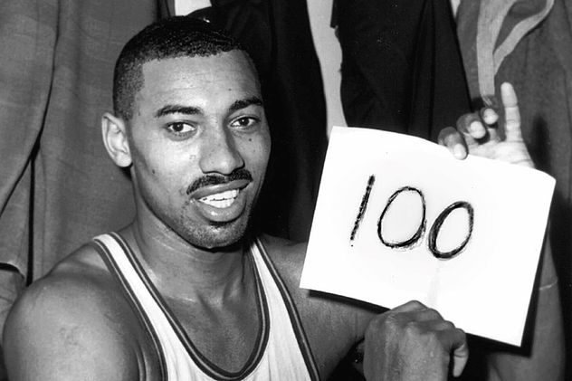 Wilt Chamberlain anotó 100 puntos el 2 de marzo de 1962 en la victoria de Philadelphia Warriors frente New York Knicks. (AP)