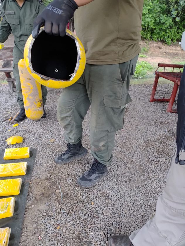 Salta: Detienen a una ciudadana que conducía una camioneta con un cargamento oculto de 44 kilos de cocaína. (Gendarmería Nacional)