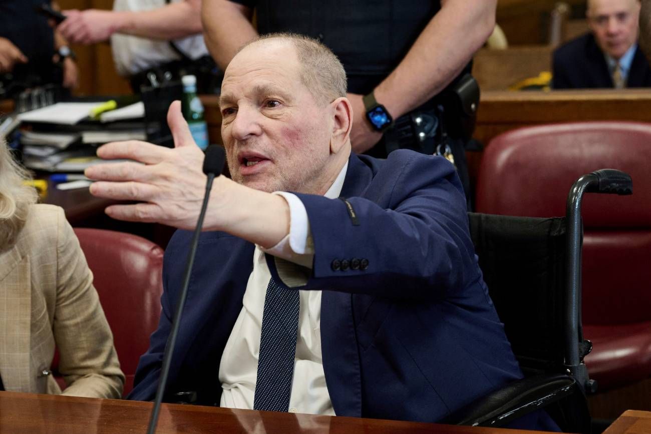 Harvey Weinstein, en el medio del juicio en el que lo condenaron a 23 años. 