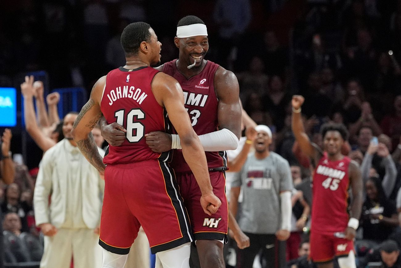  Bam Adebayo, pivote de Miami Heat, quedó en la historia de la NBA con la segunda mejor marca anotadora en un partido, con los 83 puntos convertidos. (AP)