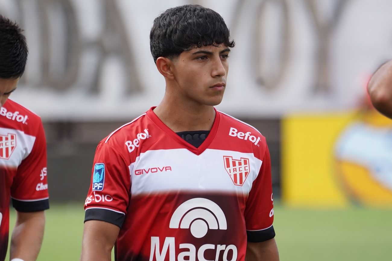 Luca Rafaelli, delantero de Instituto.
