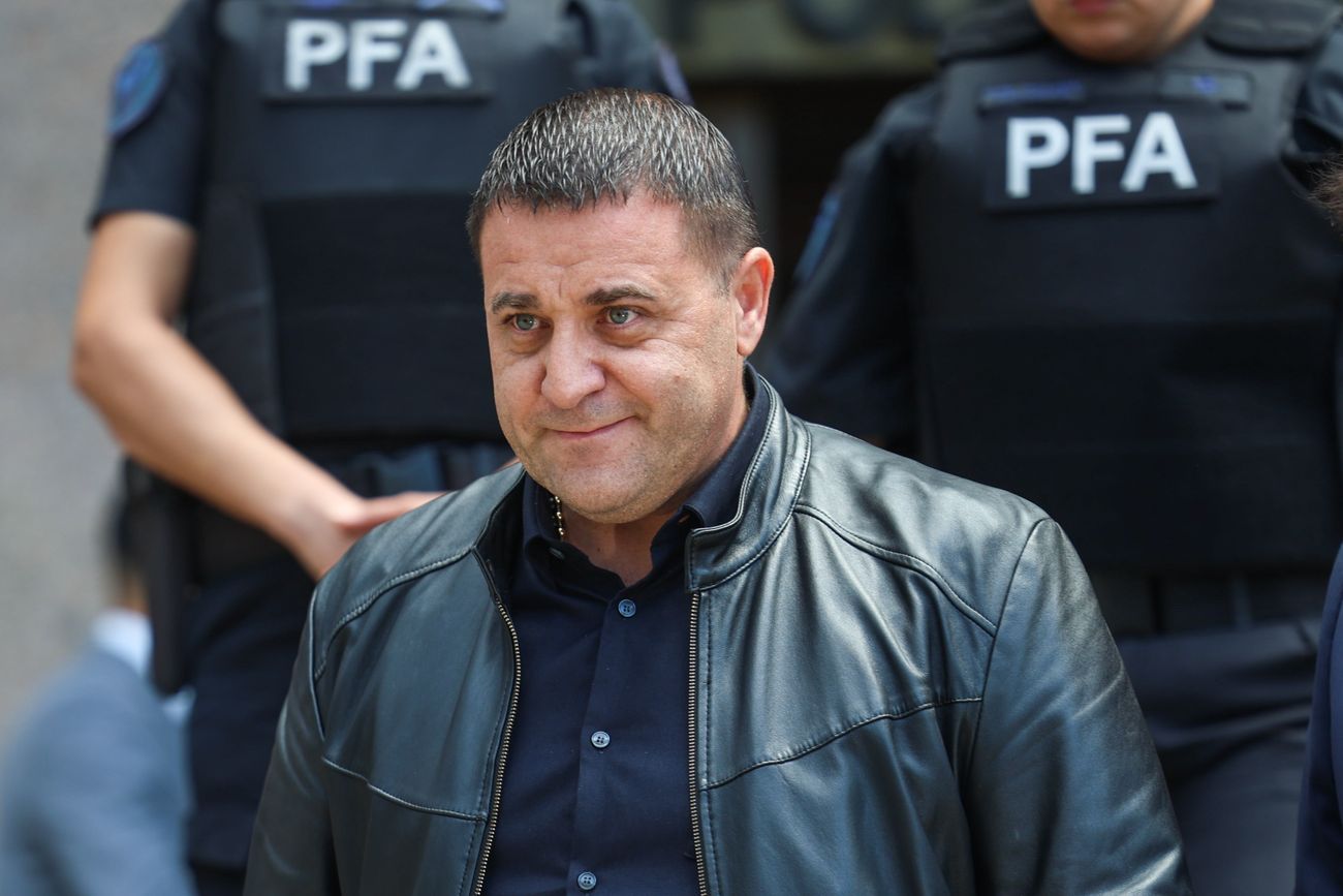 Pablo Toviggino sale de Tribunales CABA.