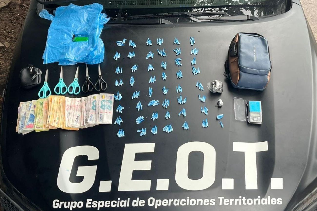 Córdoba: llevaba 240 dosis de cocaína, intentó huir y terminó detenido