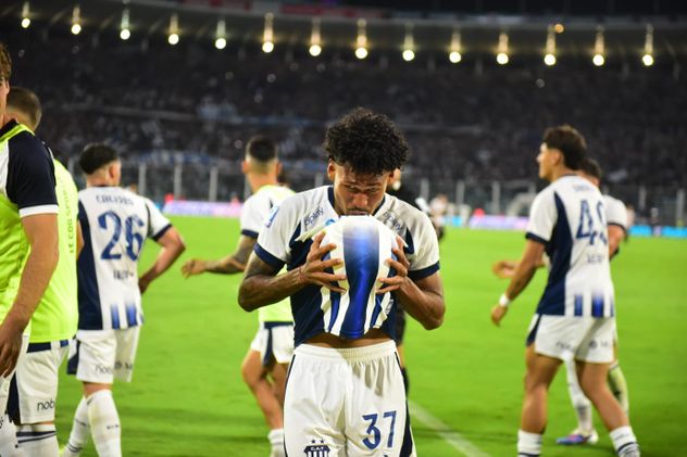 El festejo de Rick y de todo Talleres luego de ganarle 2-0 a Instituto.
